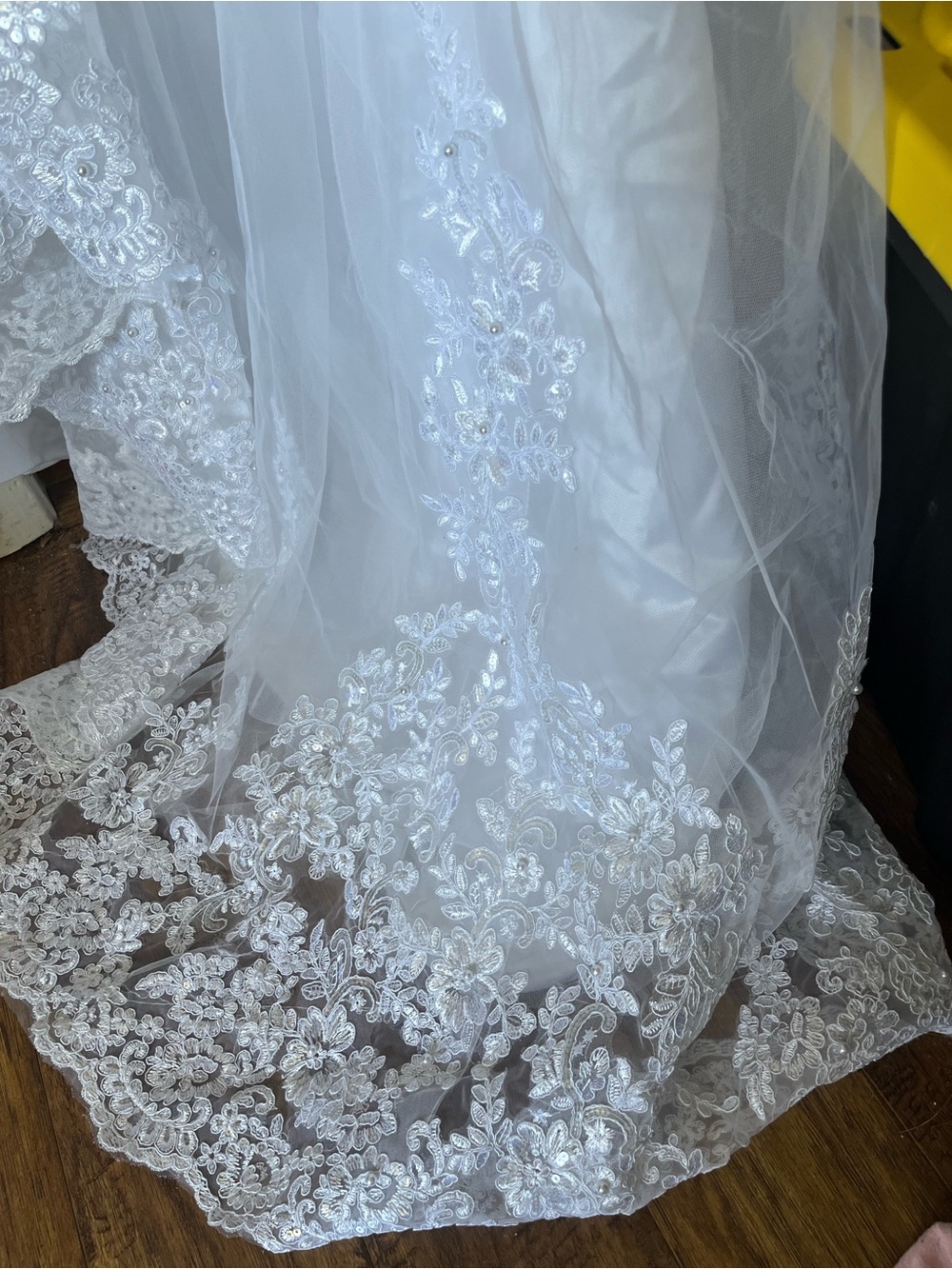 Breathtaking White Beaded Lace Wedding Dress - Beautiful - Picture 7 of 13